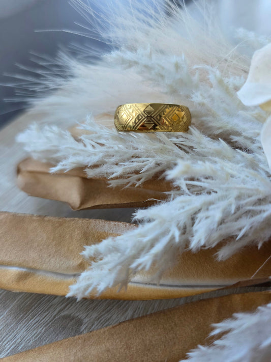 Niho Ring (Gold)
